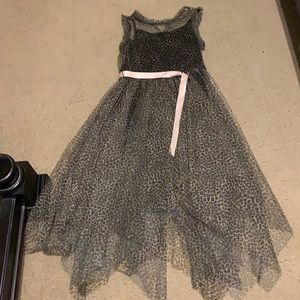 Leaped print dress by Zunie